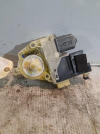 Moteur leve vitre avant gauche