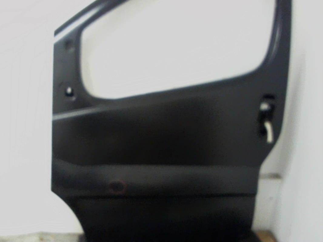 Puerta delantera izquierda