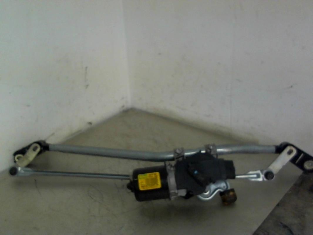 Motor de limpiaparabrisas delantero