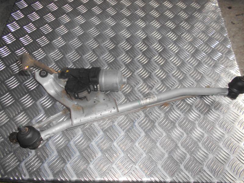 Moteur essuie glace avant