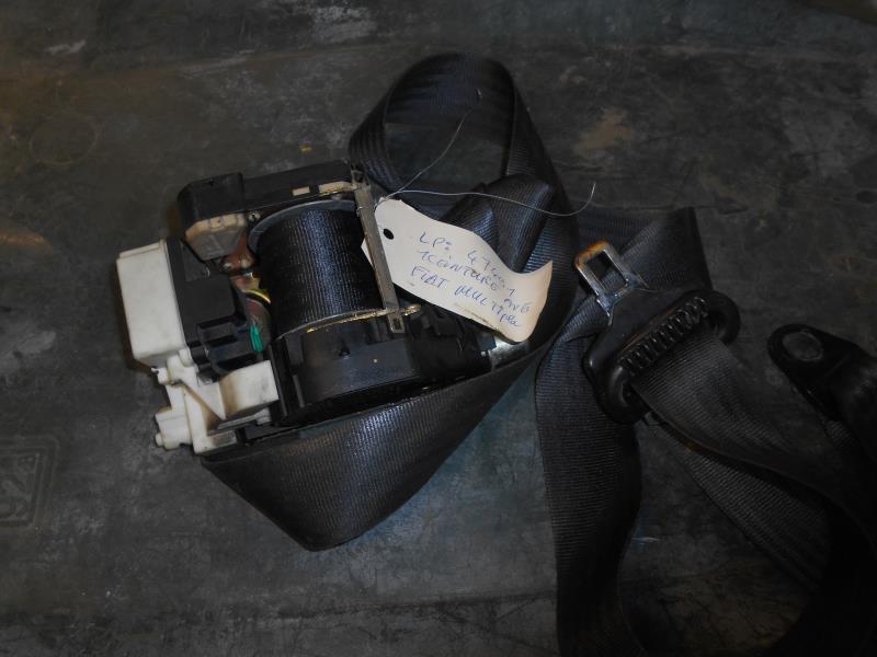 Ceinture avant gauche