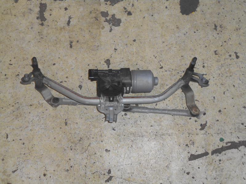 Moteur essuie glace avant
