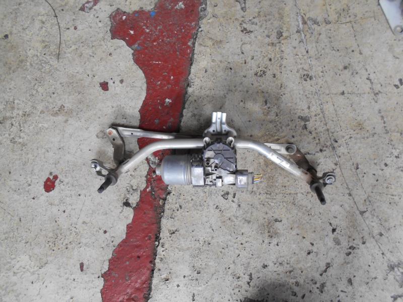 Moteur essuie glace avant