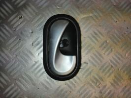 Poignee interieur avant droit