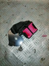 Attache ceinture arriere droit