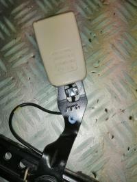Attache ceinture arriere gauche