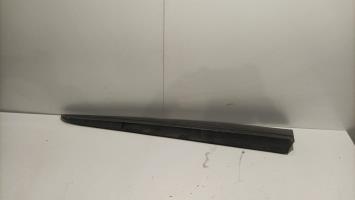 Baguette de porte avant gauche