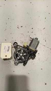 Moteur leve vitre avant droit