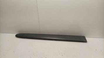 Baguette de porte avant droite