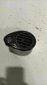 Aerateur tableau de bord avant droit