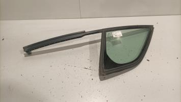 Custode avant droit (porte)