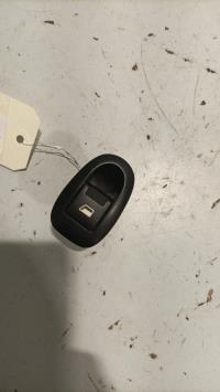 Interruptor de elevalunas trasero izquierdo