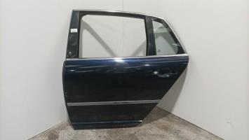 Puerta trasera izquierda