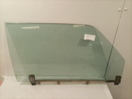 Vitre avant droit