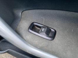 Interrupteur de leve vitre avant droit