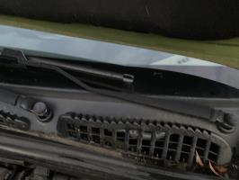 Moteur essuie glace avant