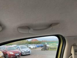 Poignee de maintien avant droit