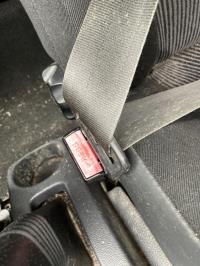 Attache ceinture avant gauche