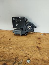Moteur leve vitre avant droit