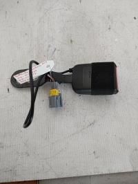 Attache ceinture avant droit