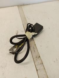 Attache ceinture avant droit