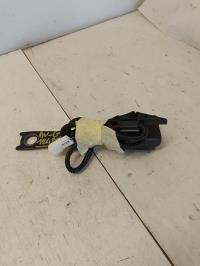 Attache ceinture avant gauche