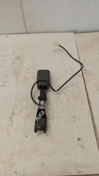 Attache ceinture avant droit
