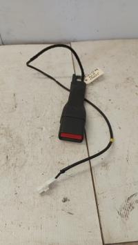 Attache ceinture avant gauche