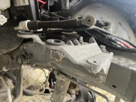 Support moteur gauche