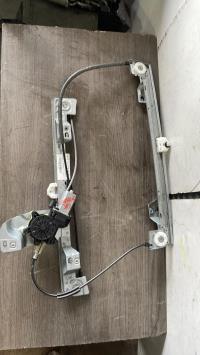 Leve vitre electrique avant droit
