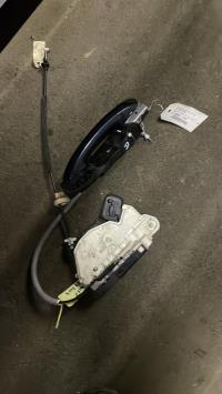 Poignee porte avant gauche