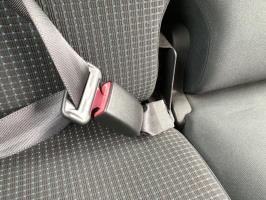 Attache ceinture arriere droit