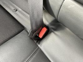 Attache ceinture arriere droit