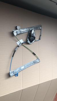 Leve vitre electrique avant gauche