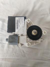 Moteur leve vitre avant gauche