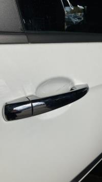 Poignee porte avant droit