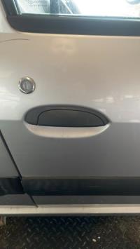Poignee porte avant droit