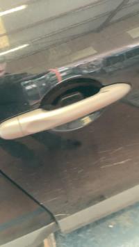 Poignee porte avant droit
