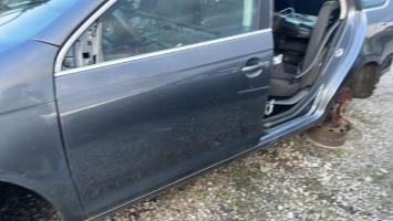 Porte avant gauche