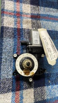 Moteur leve vitre arriere droit