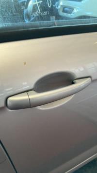 Poignee porte avant droit
