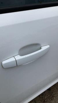 Poignee porte avant droit