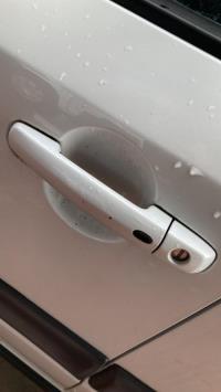Poignee porte avant gauche