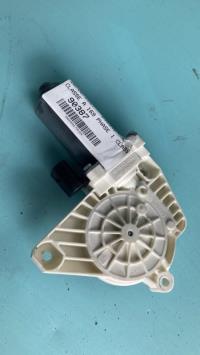 Moteur leve vitre avant gauche