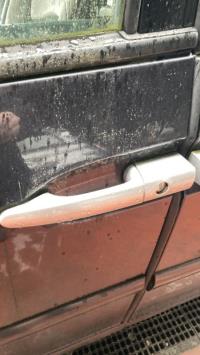 Poignee porte avant gauche