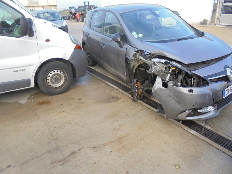 Moteur leve vitre avant droit
