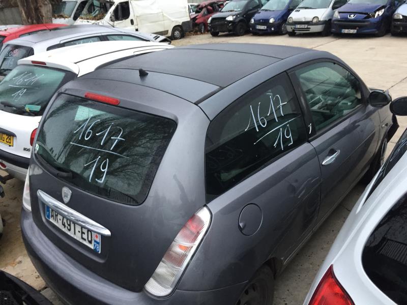 Porte avant droit