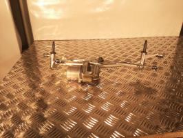 Moteur essuie glace avant