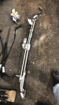 Moteur essuie glace avant