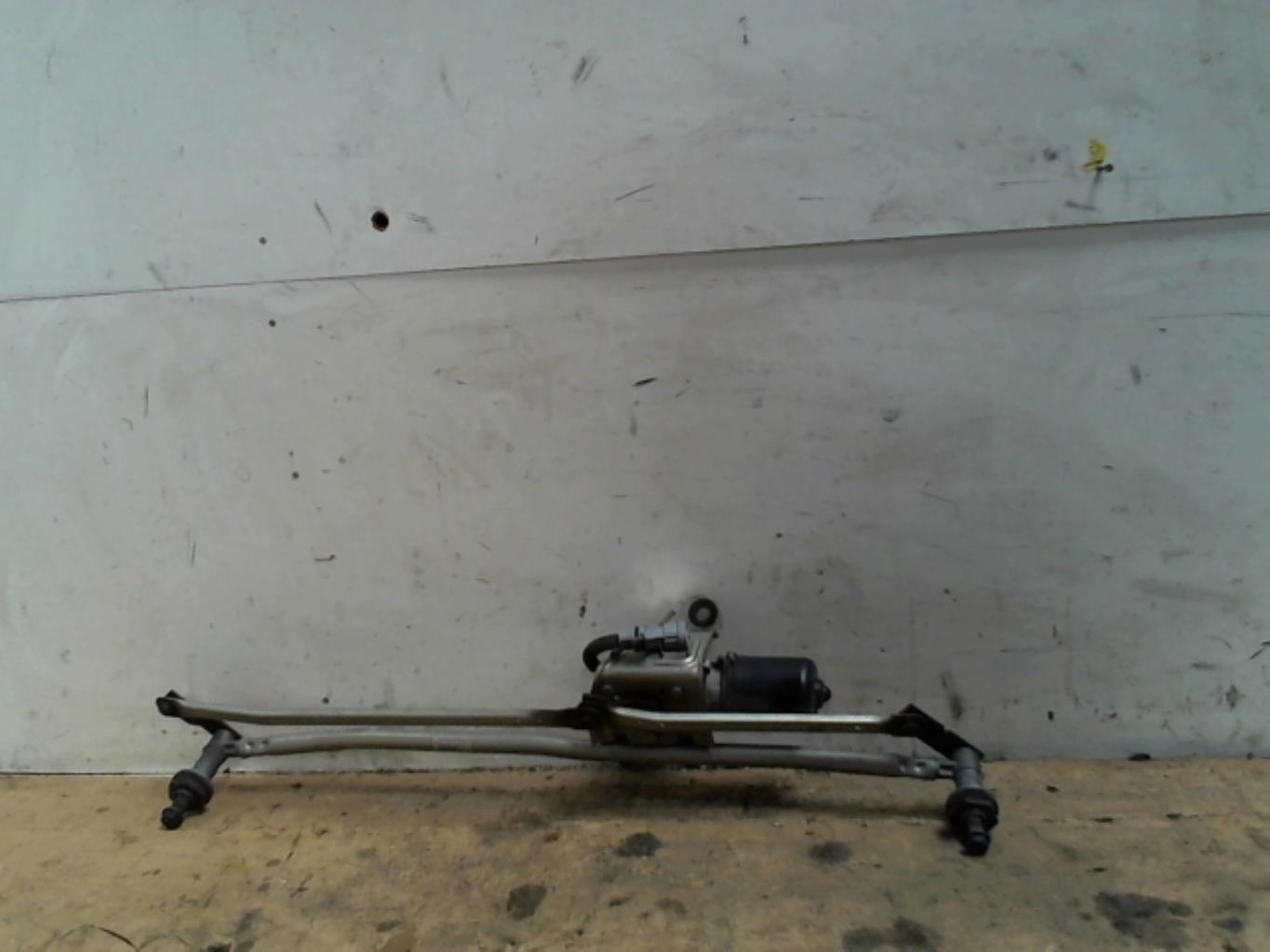 Moteur essuie glace avant